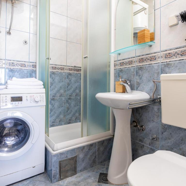 Apartmani Bozovic - Studio Apartment with Sea View - 7
