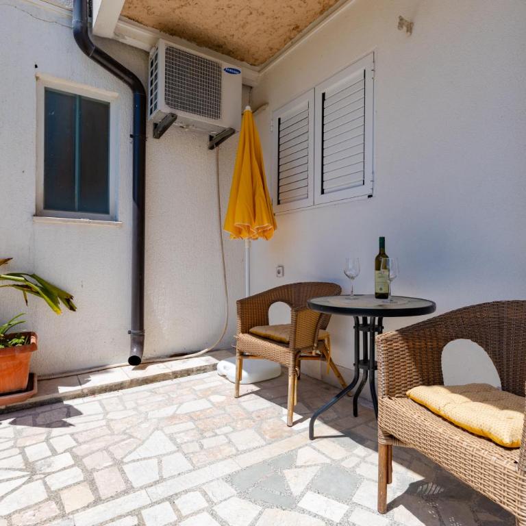 Apartmani Bozovic - Studio Apartment with Sea View - 22