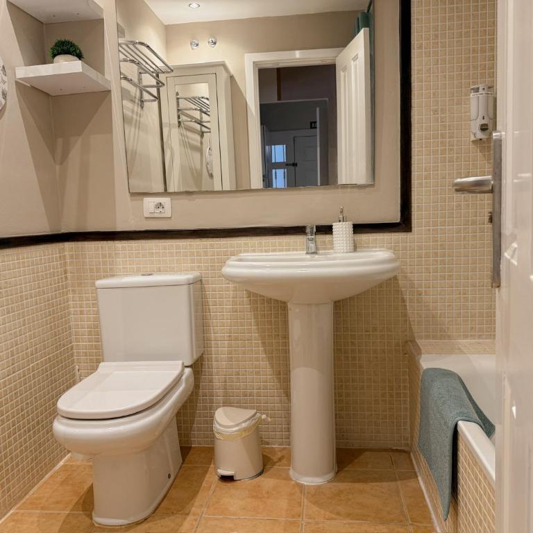 Pambnb - Bright Family Flat with Pools & Large Outdoor Space - Apartamento de 3 dormitorios - 4