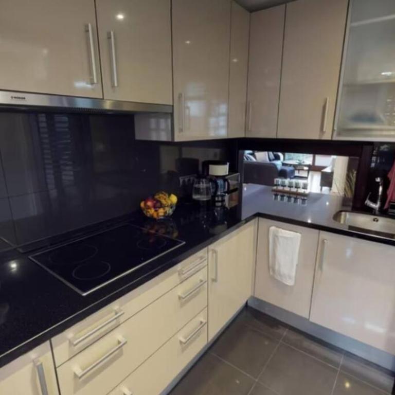 Departamento en complejo residencial Bahía del Plata, Estepona, España - Apartamento de 2 dormitorios con piscina privada - 10