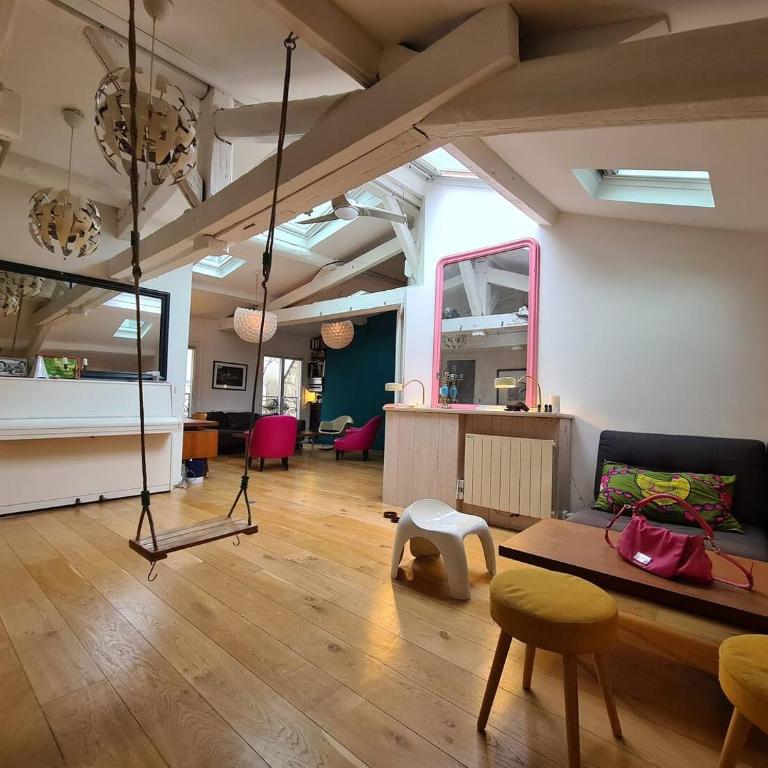 Appartement parisien en bas de Montmatre - Three-Bedroom Apartment - 1