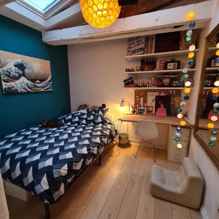 Appartement parisien en bas de Montmatre - Three-Bedroom Apartment - 8