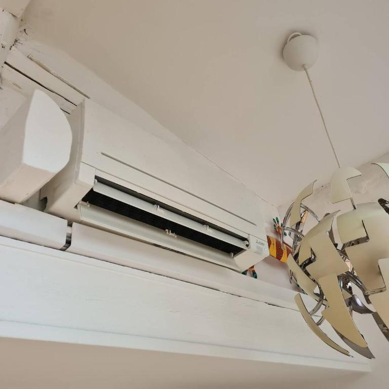 Appartement parisien en bas de Montmatre - Three-Bedroom Apartment - 10