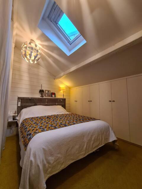 Appartement parisien en bas de Montmatre - Three-Bedroom Apartment - 11