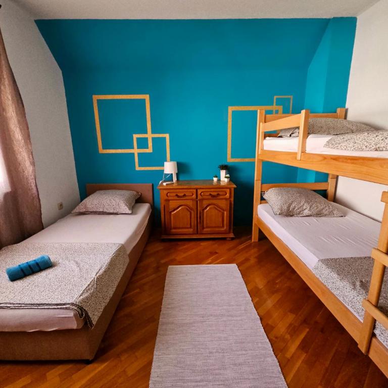 Amrita Guesthouse - Bed in 6-Bed Female Dormitory Room - 4