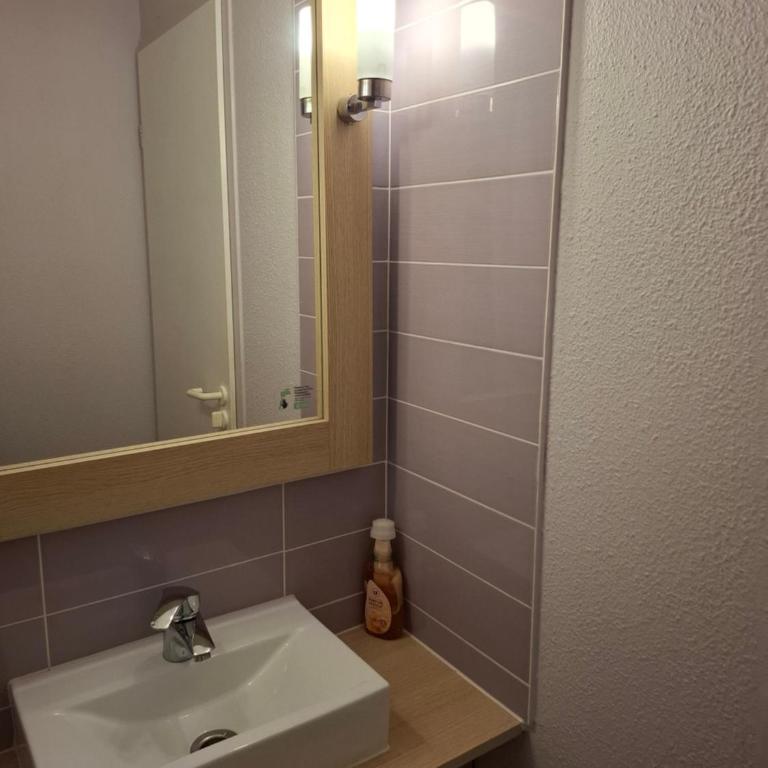 Appartement 6 personnes, 40m2, lave-linge, 2 salles de bain, grand balcon, piscine et proche golf - Appartement 2 Chambres - 22