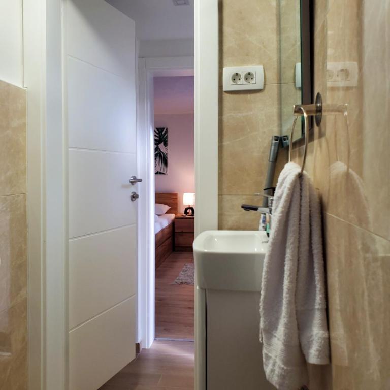 Jazzjolly - One-Bedroom Apartment - 9
