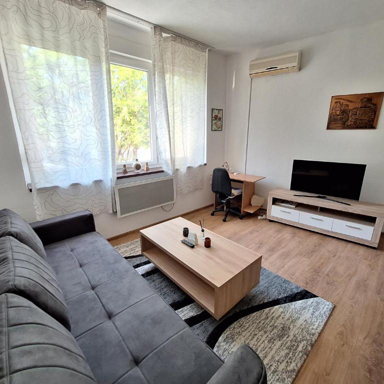 A Sakina Second Home - Studio Apartment with Queen Bed - 14