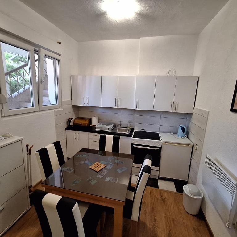 A Sakina Second Home - Studio Apartment with Queen Bed - 18