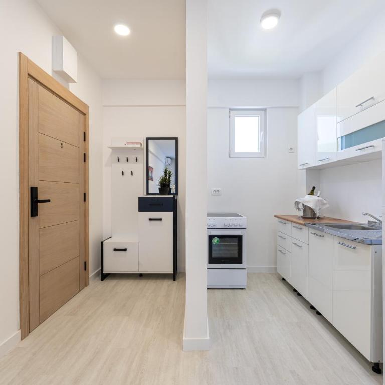 Millennium Apartments Budva - Two-Bedroom Apartment - 29