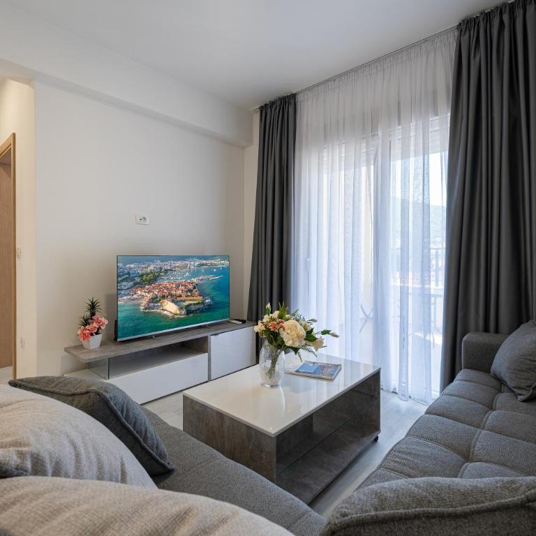 Millennium Apartments Budva - Two-Bedroom Apartment - 12