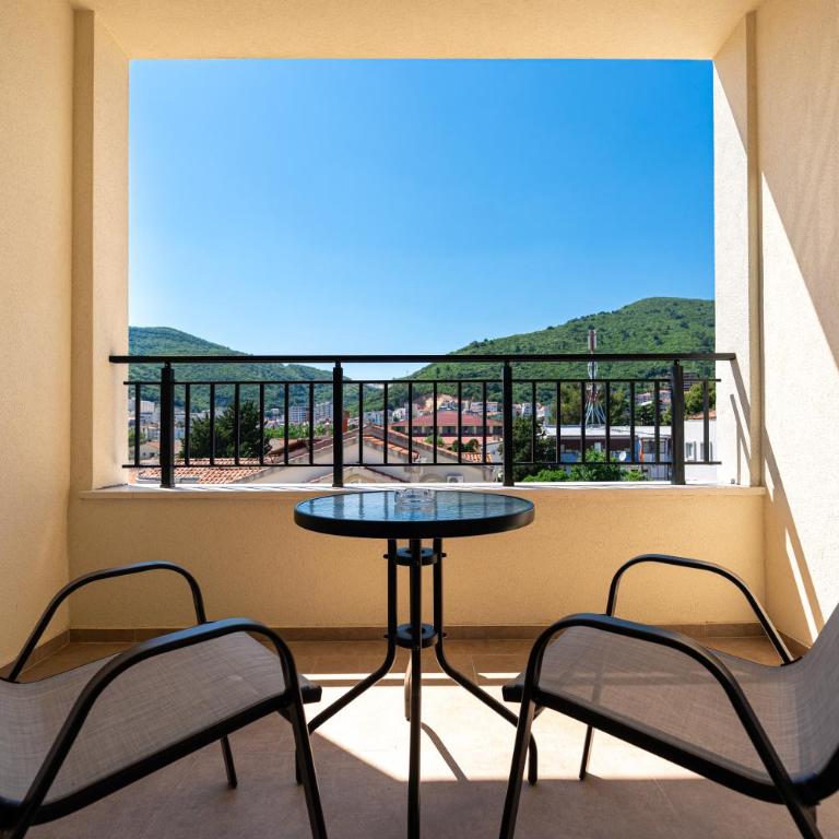 Millennium Apartments Budva - Two-Bedroom Apartment - 17