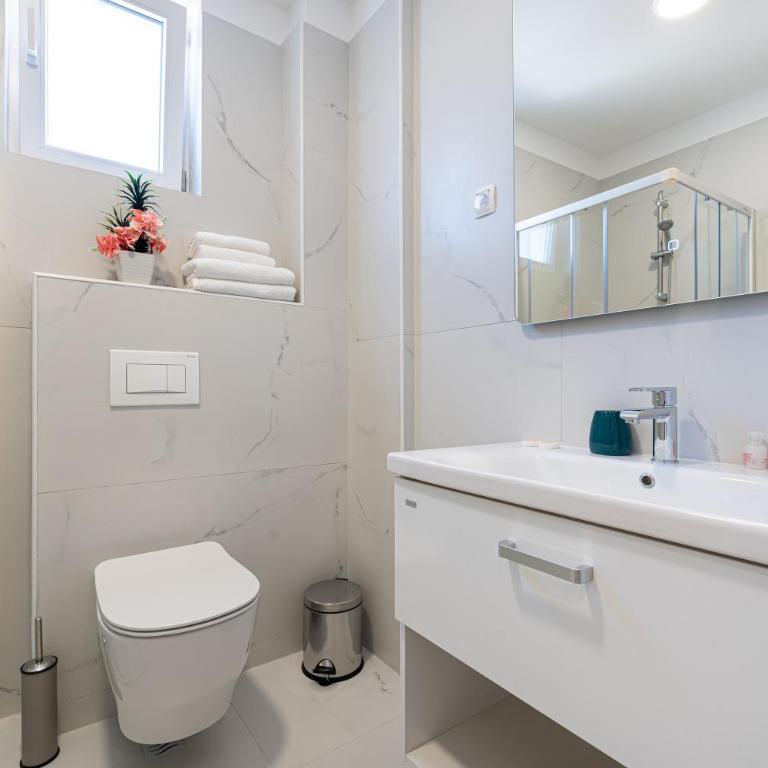 Millennium Apartments Budva - Double Room with Extra Bed - 13