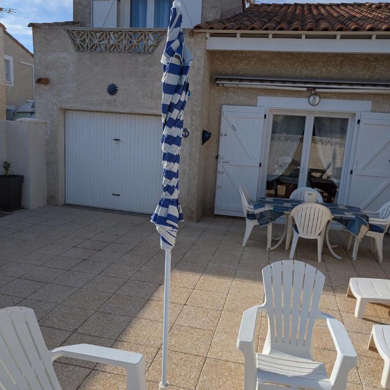 Maison de vacances climatisée 600m de la mer Cour privative et parking - Maison 3 Chambres - 17
