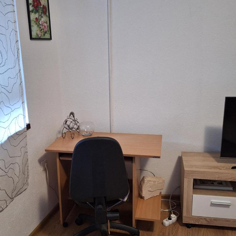 A Sakina Second Home - Studio Apartment with Queen Bed - 15