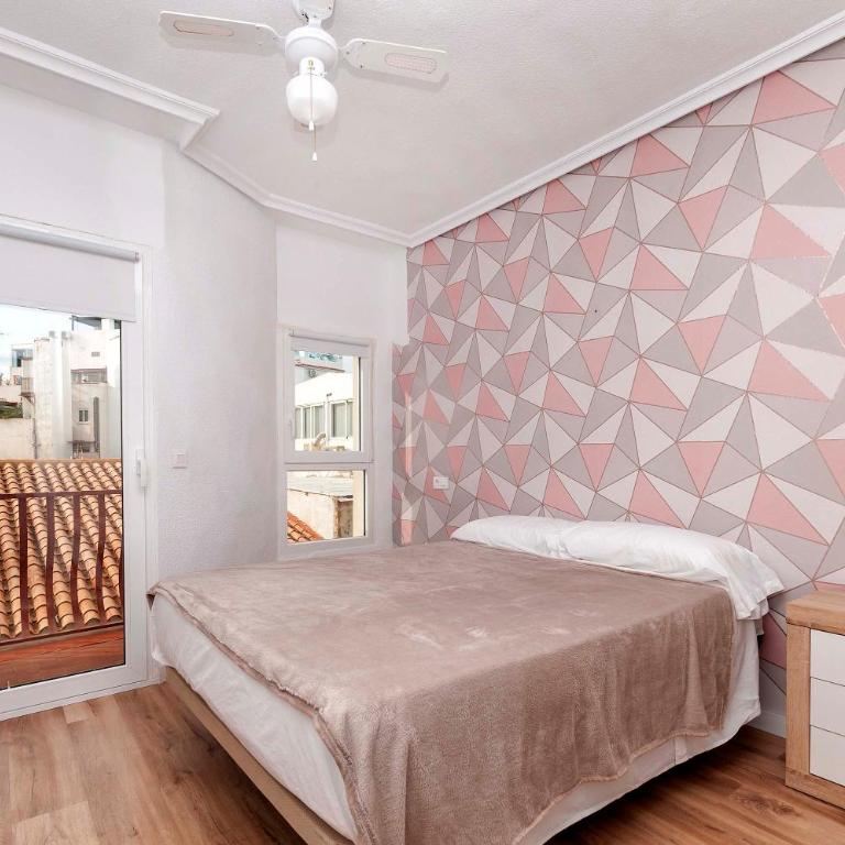 Lux Center 4C - Three-Bedroom Apartment - 22