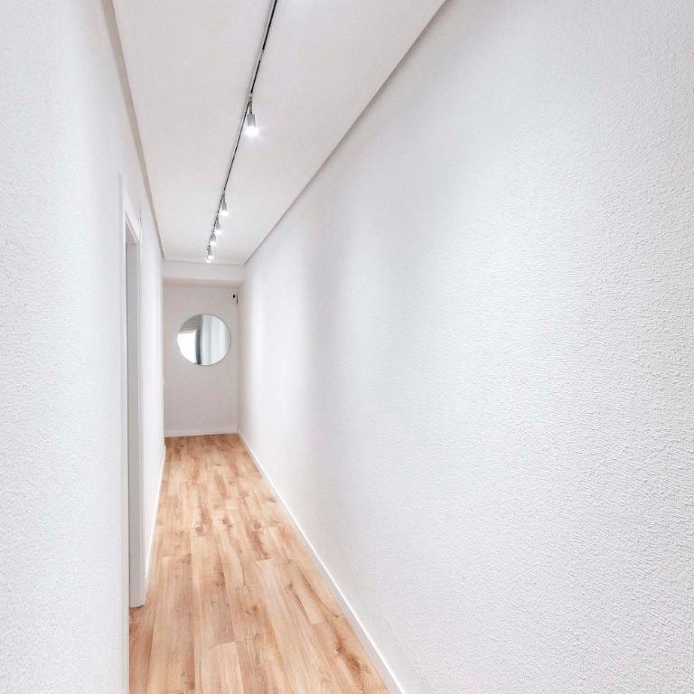 Lux Center 4C - Three-Bedroom Apartment - 12