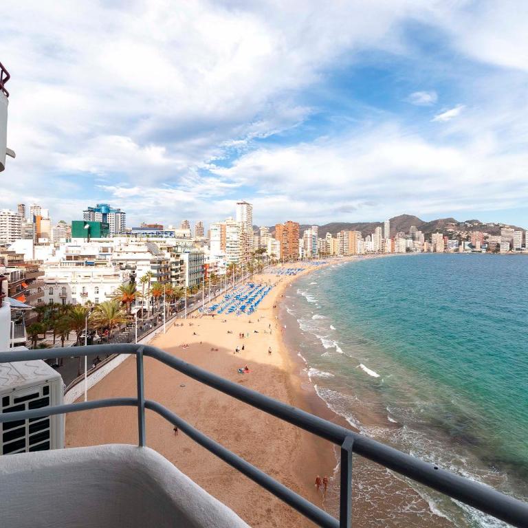 Lux Center 4C - Three-Bedroom Apartment - 5