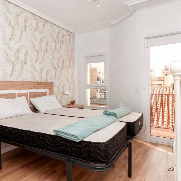 Lux Center 4C - Three-Bedroom Apartment - 23