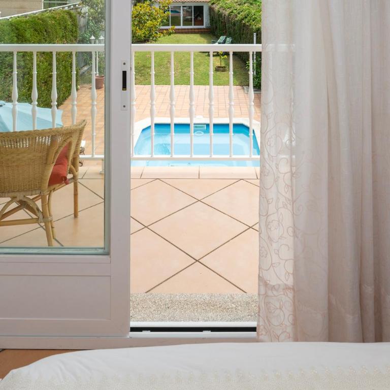 Major Beach and Lake - Seven-Bedroom House - 19