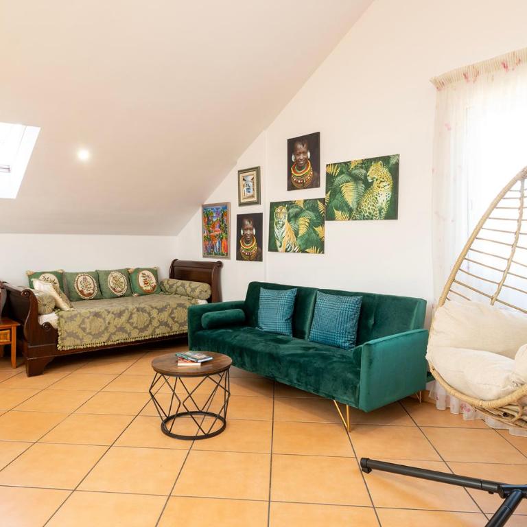 Major Beach and Lake - Seven-Bedroom House - 38