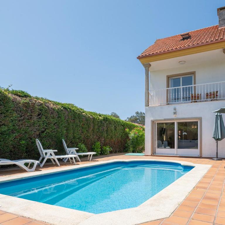 Major Beach and Lake - Seven-Bedroom House - 1
