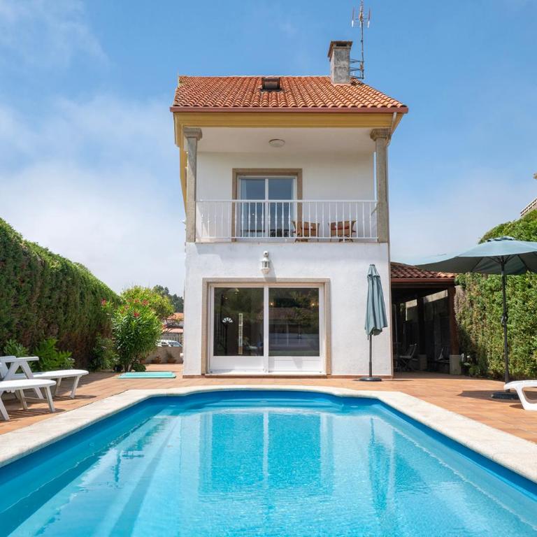 Major Beach and Lake - Seven-Bedroom House - 60