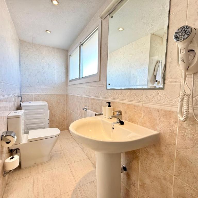 PYR BeachFront and Pool Apartment - Apartamento de 2 dormitorios con terraza y vistas al mar - 17