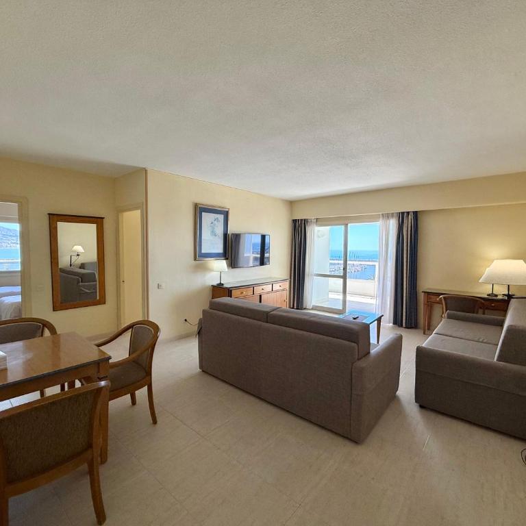 PYR BeachFront and Pool Apartment - Apartamento de 2 dormitorios con terraza y vistas al mar - 2