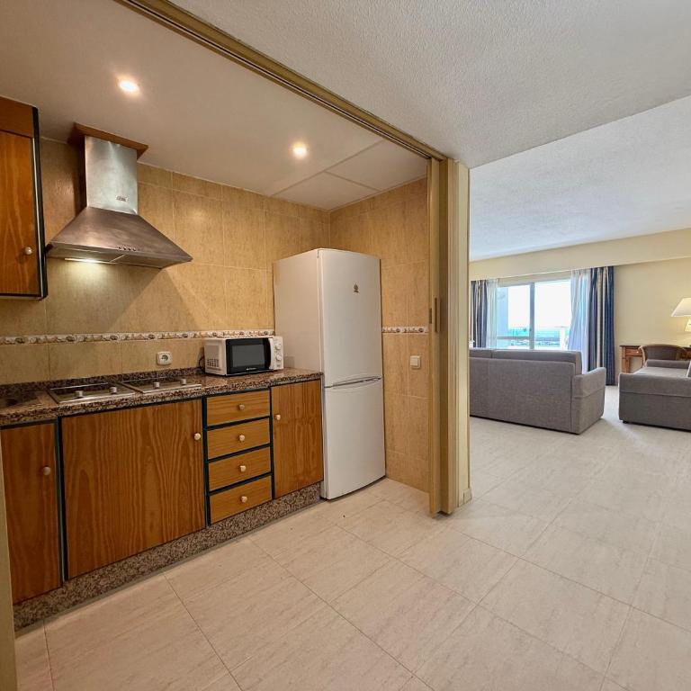 PYR BeachFront and Pool Apartment - Apartamento de 2 dormitorios con terraza y vistas al mar - 8