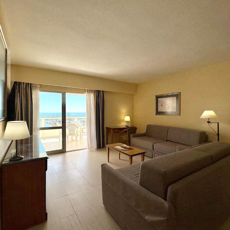 PYR BeachFront and Pool Apartment - Apartamento de 2 dormitorios con terraza y vistas al mar - 3