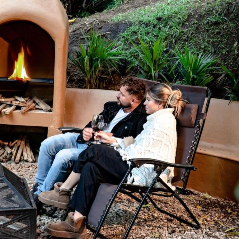 Luxury Cabin w Lake, HotTub, Cinema, Fire Pit, BBQ - Casa - 34