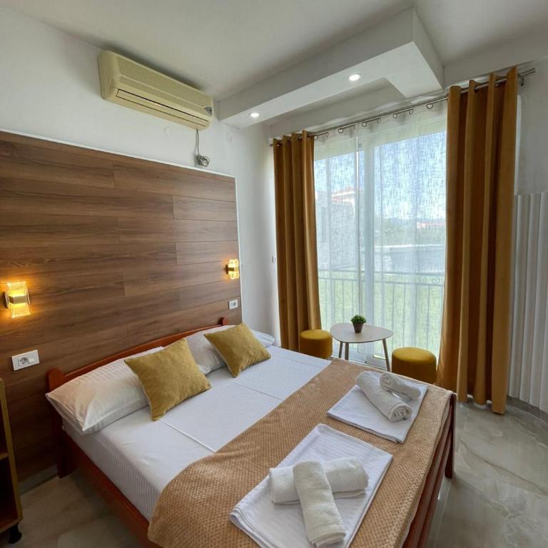 Elsa - One-Bedroom Apartment with River View - 1