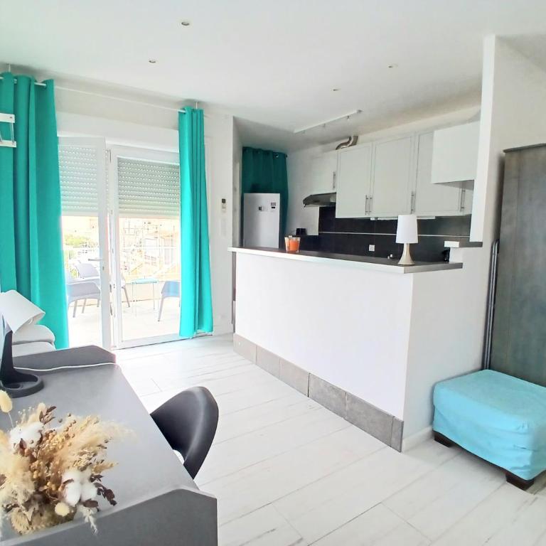 Maison Basalte - Two-Bedroom Apartment - 3
