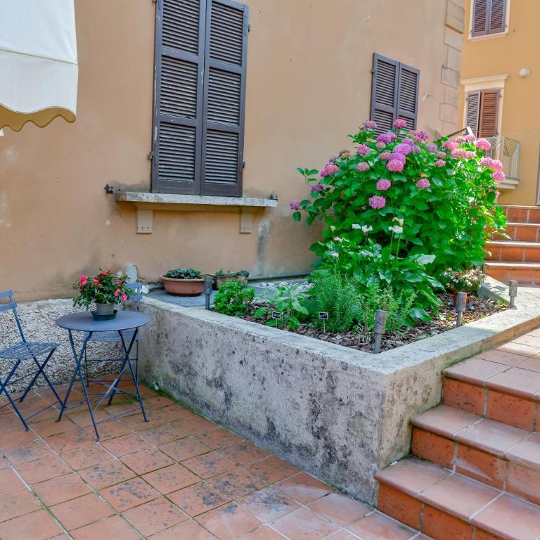 Ines Lake Garden - with private parking & garden - Appartamento Deluxe - 44