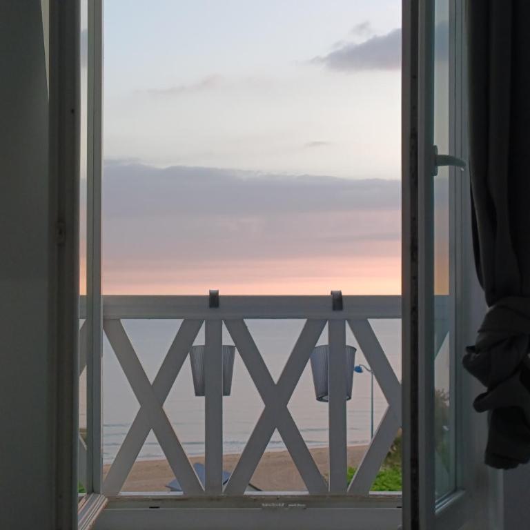 Villa Odette beach - Three-Bedroom Apartment with Sea View - 29