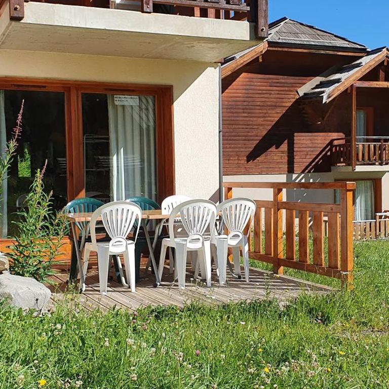 Chalet duplex Parc Aux Etoiles 1800 - Three-Bedroom House - 1