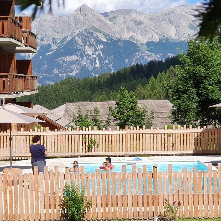 Chalet duplex Parc Aux Etoiles 1800 - Three-Bedroom House - 7