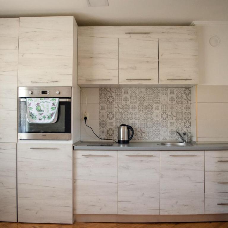 Toby Old Town-3rd Floor-Stairs Only-Public On Street Self Parking - One-Bedroom Apartment - 23