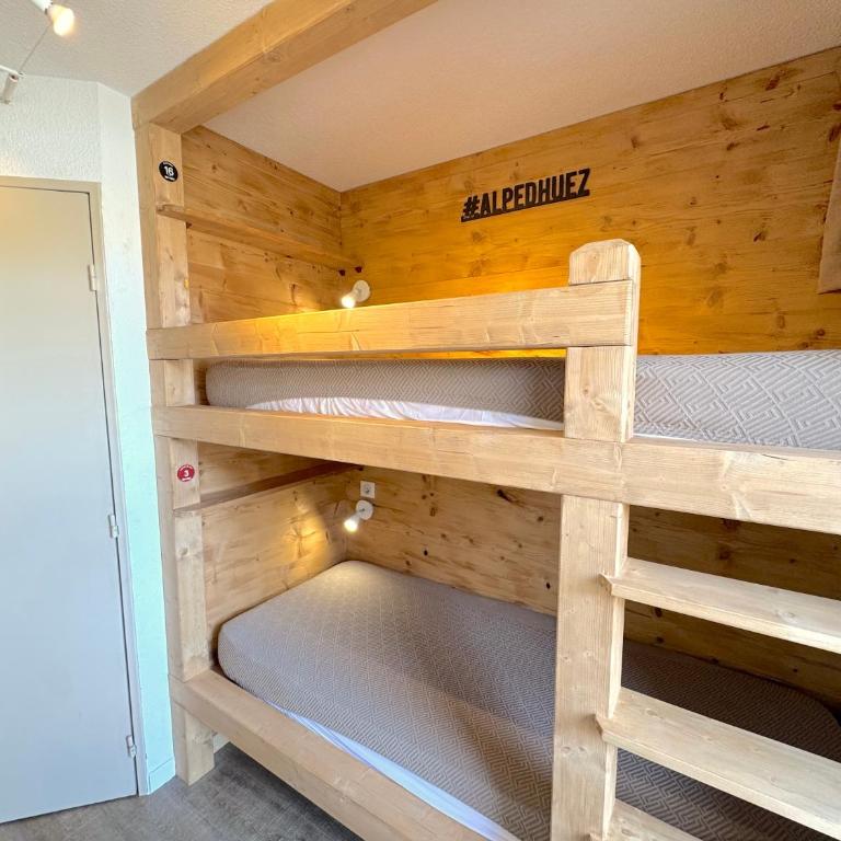 Studio rénové aux pieds des pistes - Parking couvert - Plein sud - Appartement 1 Chambre - 15