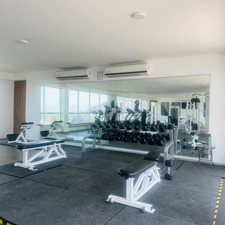 Vista Vibes Modern Apt with Rooftop Pool in GDL - Three-Bedroom Apartment with View - 4