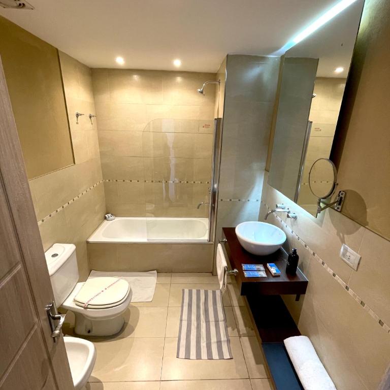 CONDOMINIOS BAHIA GRANDE NORDELTA Tigre - Estudio con cama extragrande y sofá cama - 11