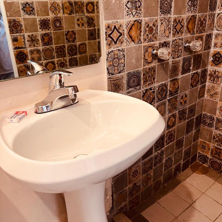 The Black Tree Hotel Boutique - Small Double Room - 5