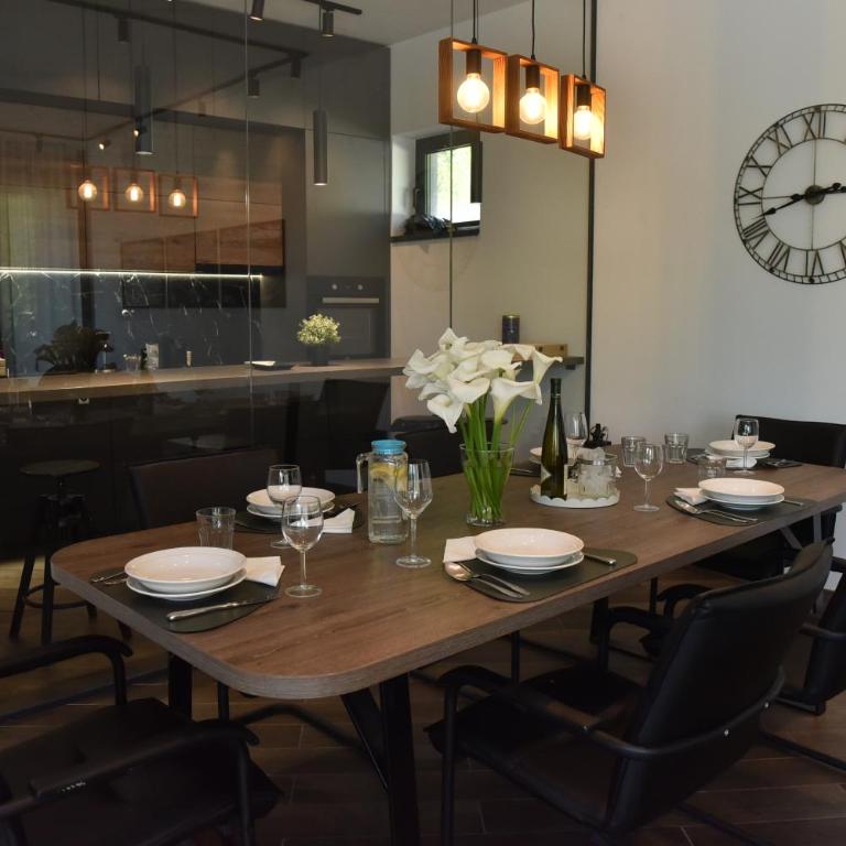 Rent Your Family Retreat in Novi Sad - Vila sa Sopstvenim Bazenom - 29