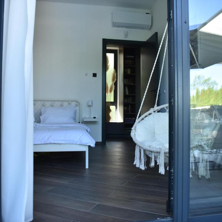 Rent Your Family Retreat in Novi Sad - Vila sa Sopstvenim Bazenom - 38