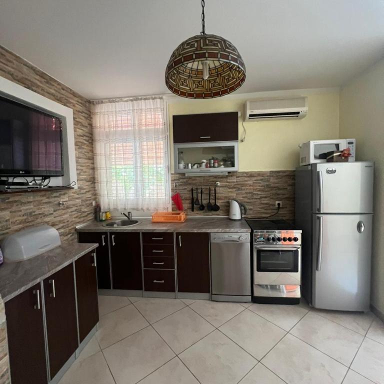 Sunny Lemon Garden - One-Bedroom Apartment - 15