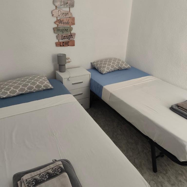 Apartamento Acequion - Three-Bedroom Apartment - 10