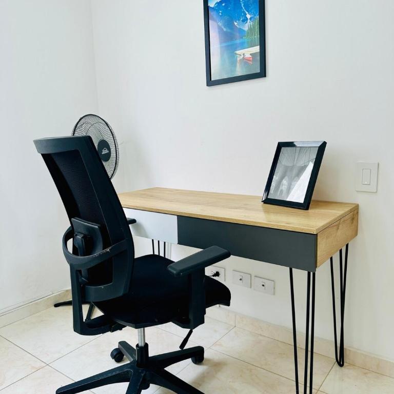 Tranquilo Apto con Vista 5 Estrellas WiFi Fast & CHECK IN AUTONOMO - Three-Bedroom Apartment - 9