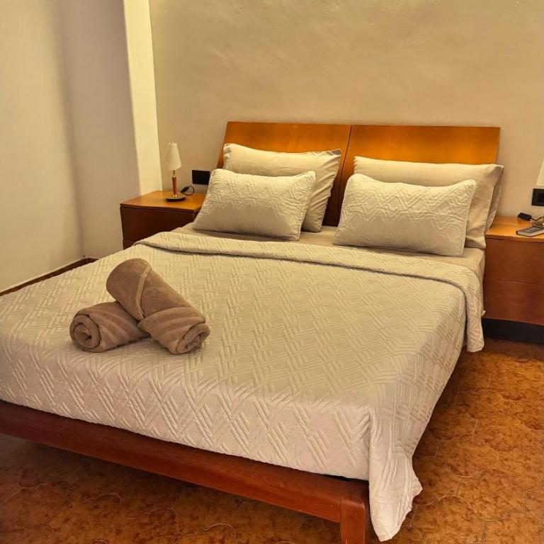 Ubicación! Moderno&Espectacular Apt en Chacao-CCS - Two-Bedroom Apartment - 68