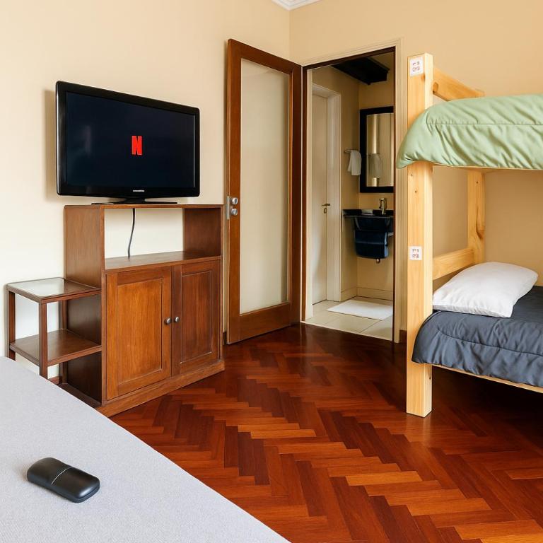 Rodex Hostel Tucuman - Habitación Familiar con baño privado - 2